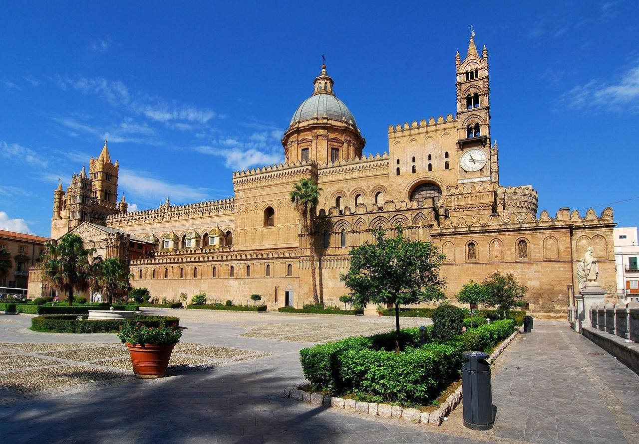 Trilocale Al Politeama - Zyz Apartment Palermo Luaran gambar